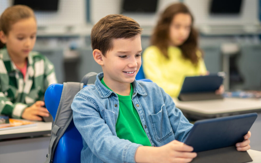 Como os Aplicativos Escolares Podem Melhorar a Comunicação entre Escola, Pais e Alunos